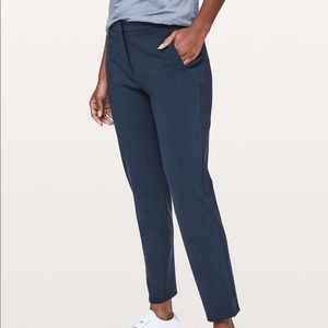 Lululemon On the move pants work leggings size 6